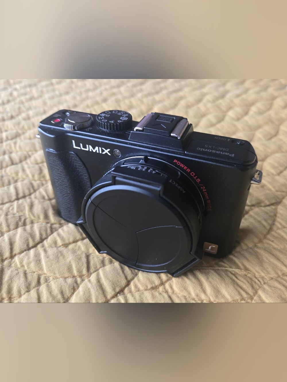 Panasonic LUMIX LX-5 Compact Digital Camera Leica Lense